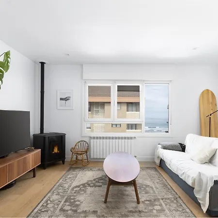Zarautz Surf Shack - Beachfront Зараутц